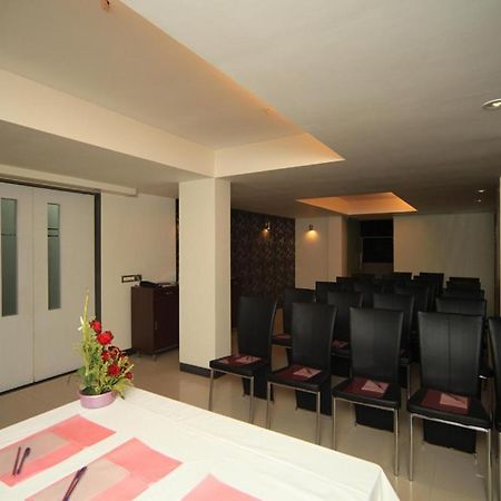 Centurion Inn Poona Buitenkant foto