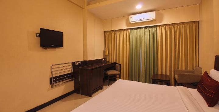 Centurion Inn Poona Buitenkant foto